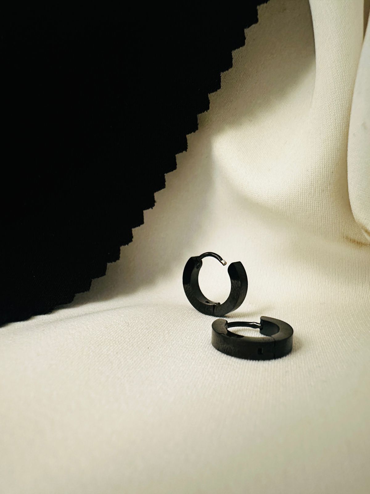 Éclat Curve Men's Hoop Earrings