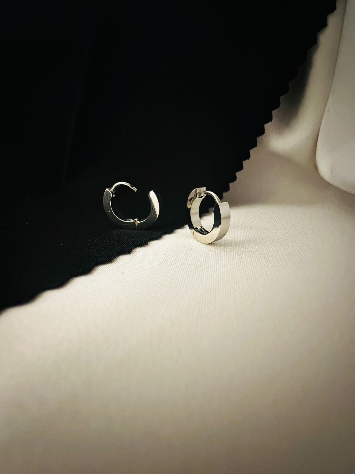 Éclat Curve Men's Hoop Earrings