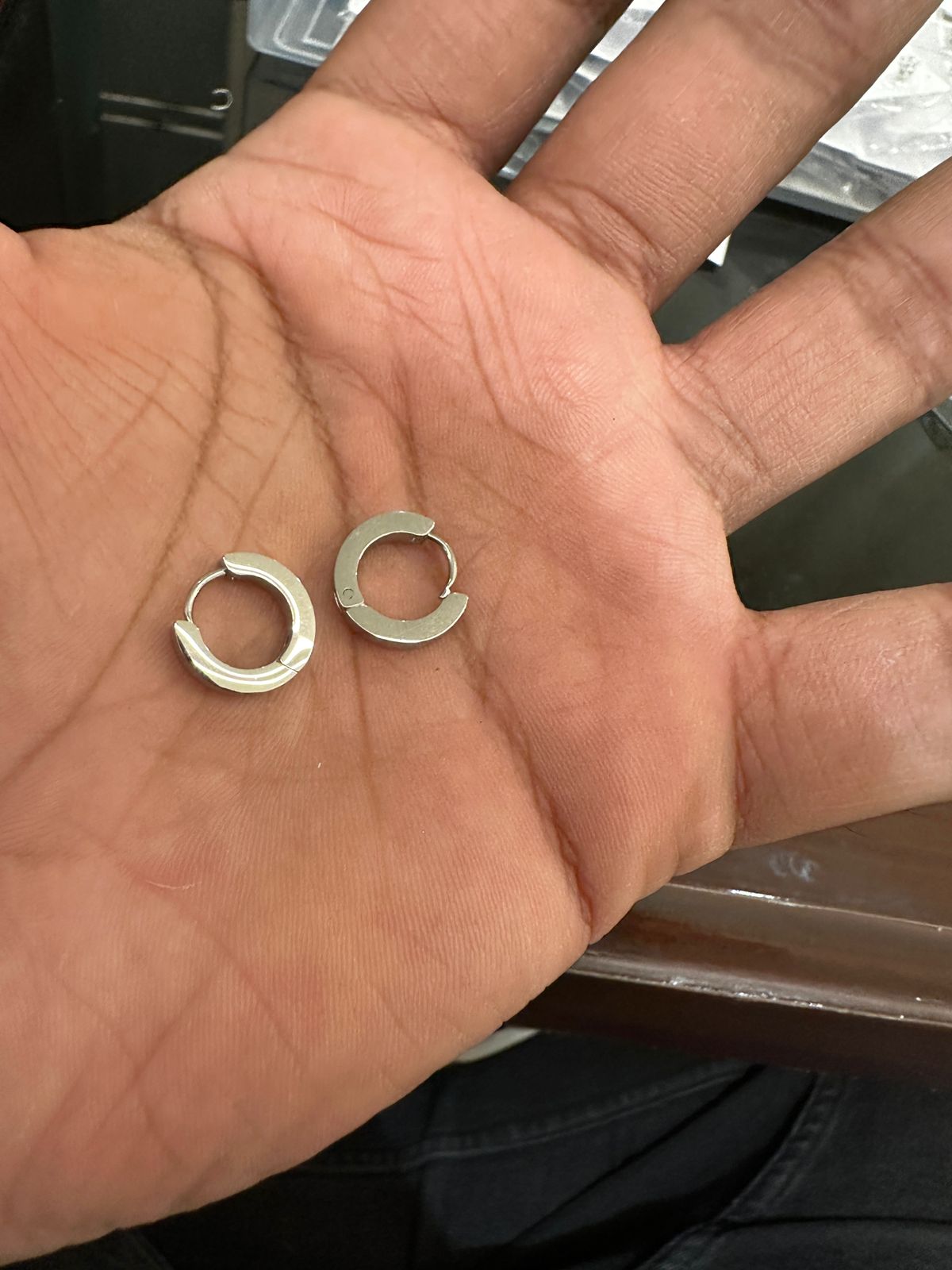 Éclat Curve Men's Hoop Earrings