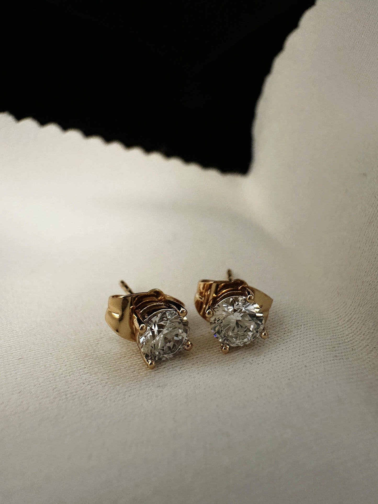 MagnoLuxe Crystal Magnetic Studs Earrings