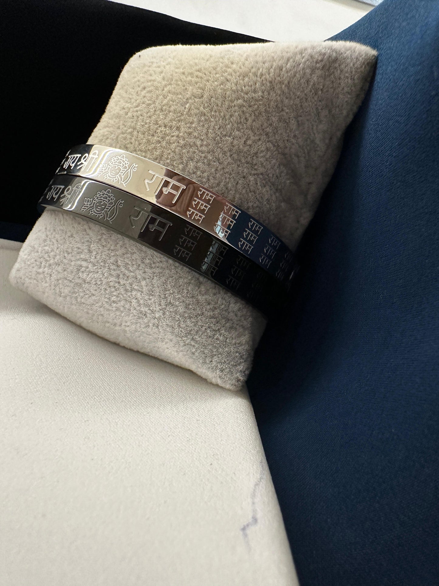 Shri Ram design Men's Kada