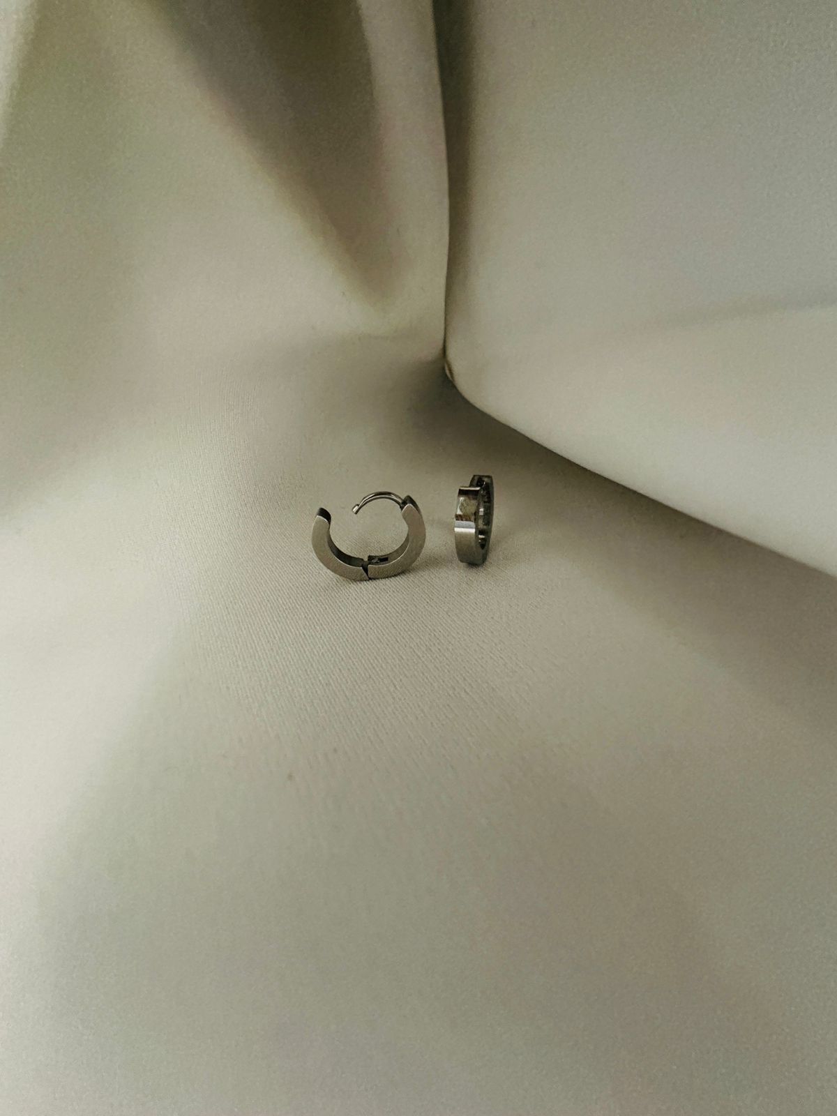 Éclat Curve Men's Hoop Earrings