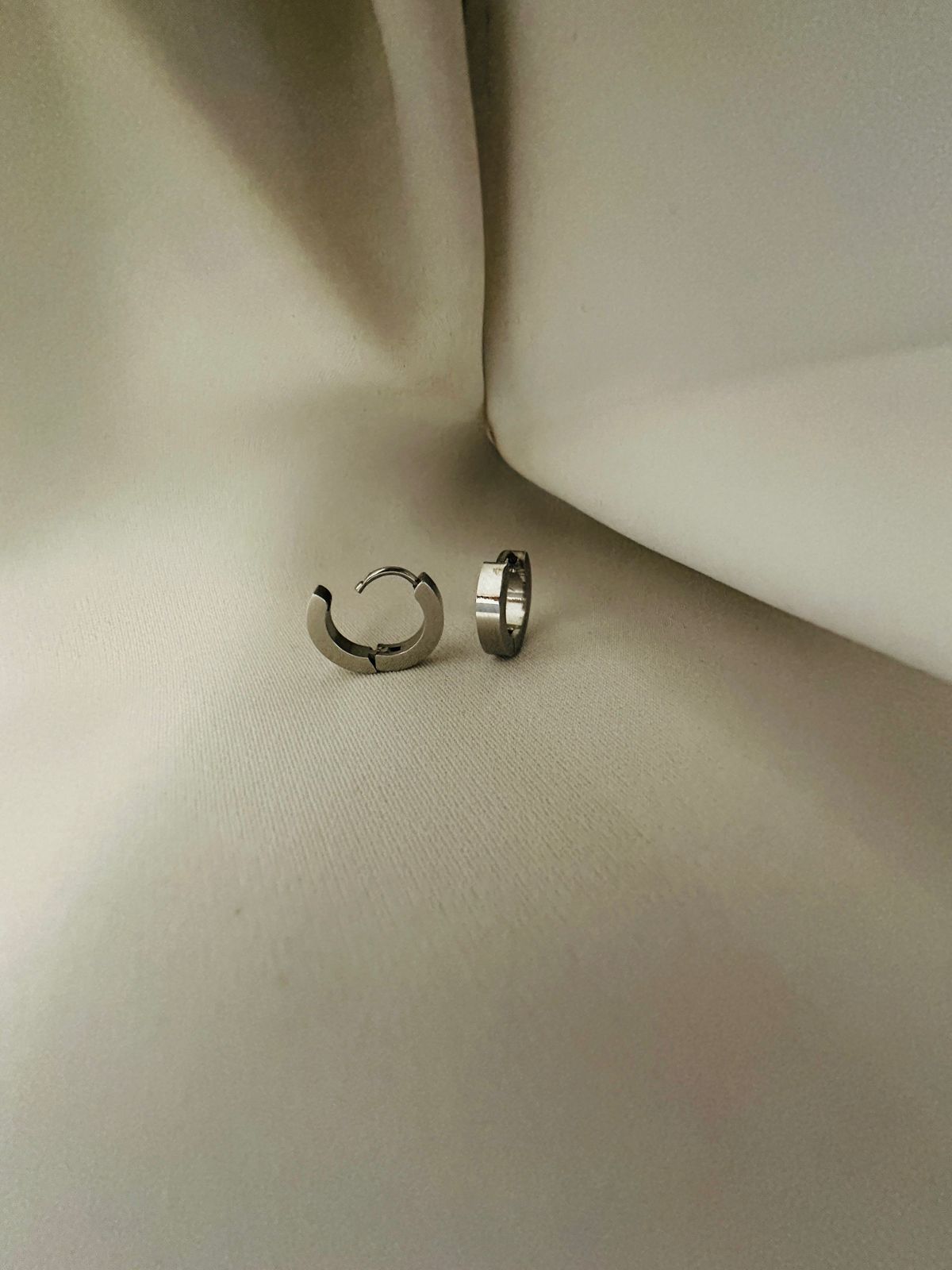 Éclat Curve Men's Hoop Earrings