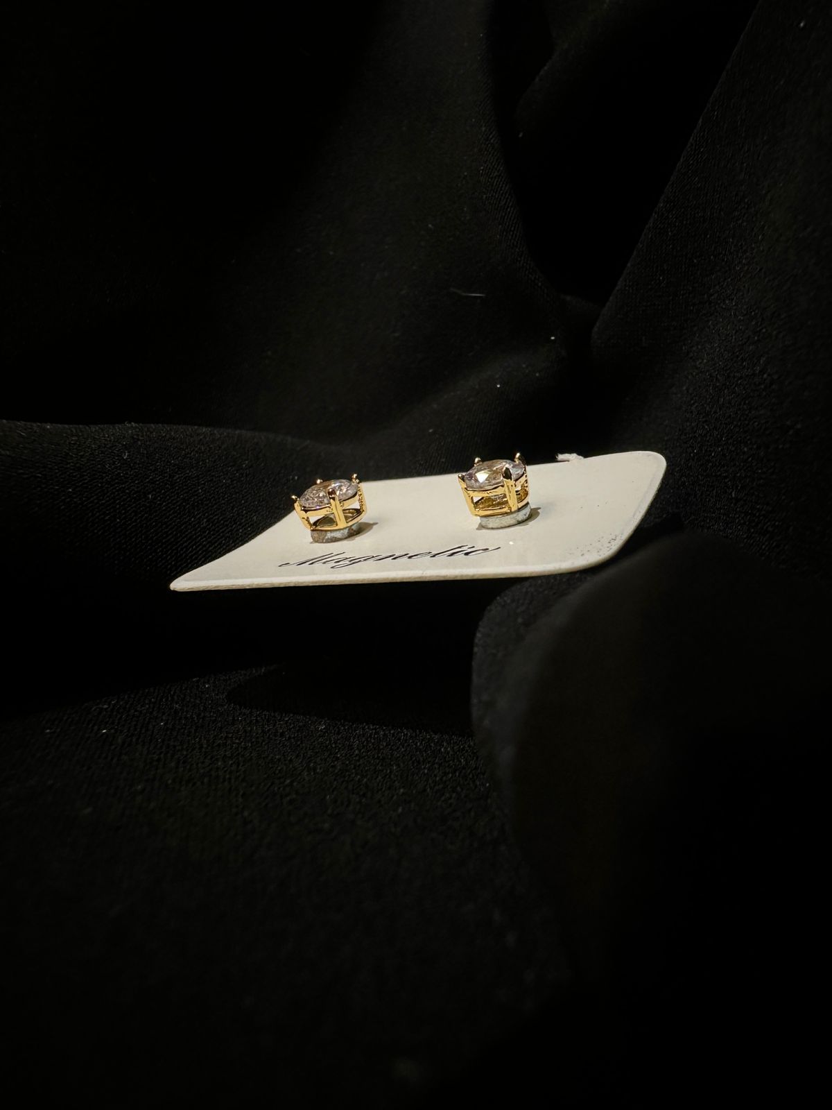 CrystalGlow Men's Magnetic Studs Earrings